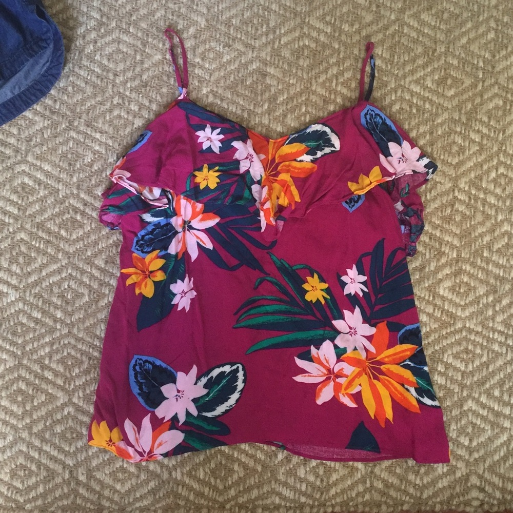 Floral top with ruffle sleeve